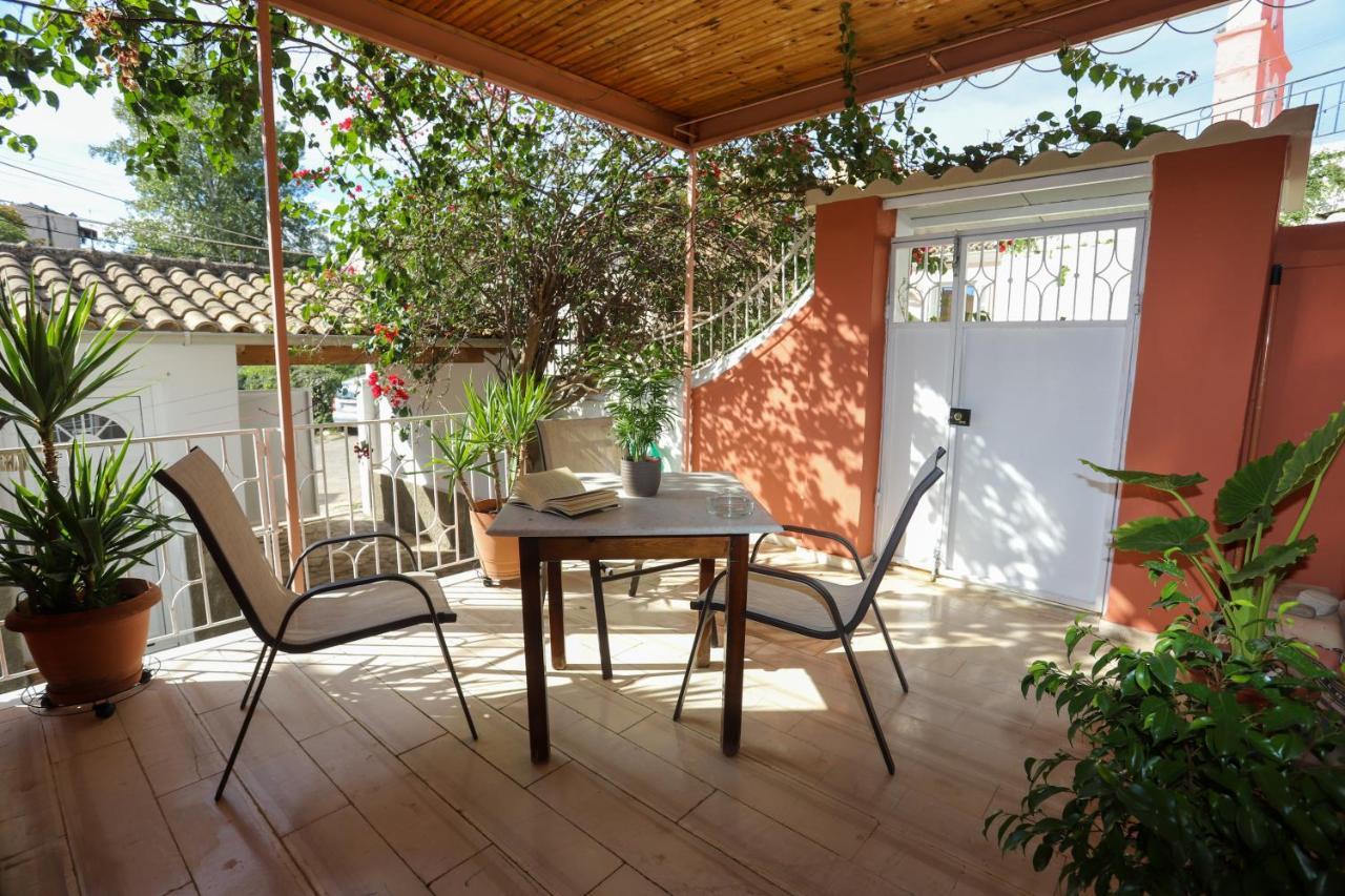 Family House At Corfu Town 아파트 외부 사진